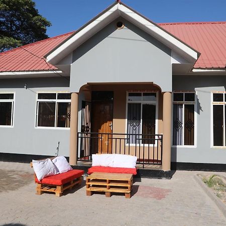 Pearl Lulu Modern Bnb Homestay Dar es Salaam Exterior foto